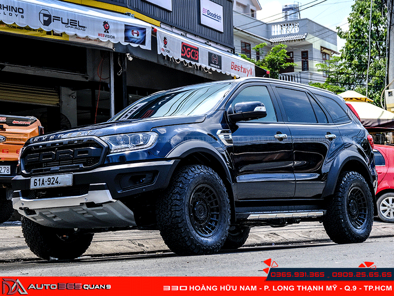 Độ mặt ca lăng kiểu Raptor cho Everest