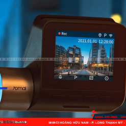 0mai Dash Cam Pro Plus+ A500S ghi hình với thông tin về tốc độ, tọa độ