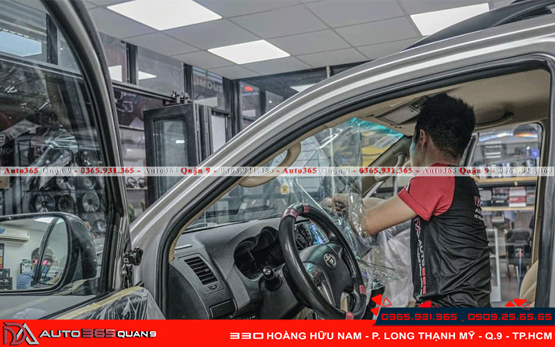 Dán phim cách nhiệt 3M Crystalline Pro cho Toyota Fortuner hỗ trợ kiểm soát nhiệt tối đa