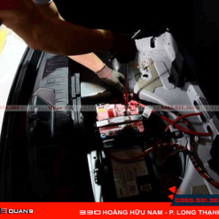 Cần thường xuyên kiểm tra bình ắc quy xe Mazda để đảm bảo an toàn