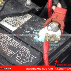 Ắc quy xe Mazda 6 hư hỏng gây nguy hiểm cho người sử dụng