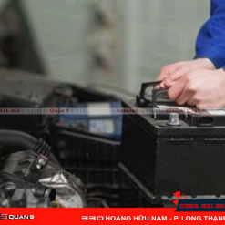 Thay thế bình ắc quy xe Mazda CX5
