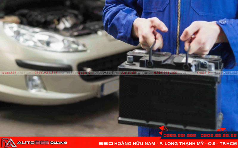 Thay thế bình ắc quy ô tô để đảm bảo khả năng vận hành cho xe