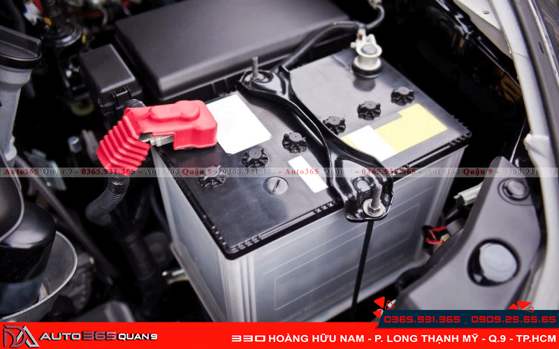 Ắc quy ô tô một trong những thiết bị quan trọng đảm bảo hoạt động của xe