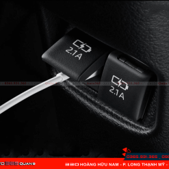Lắp cổng USB ghế sau xe Toyota giúp tăng vị trí xạc