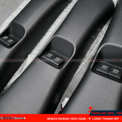 Lắp cổng USB ghế sau xe Toyota thiết kế gọn nhẹ