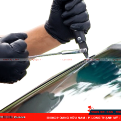 Hàn kính xe ô tô tại Auto365 Quận 9