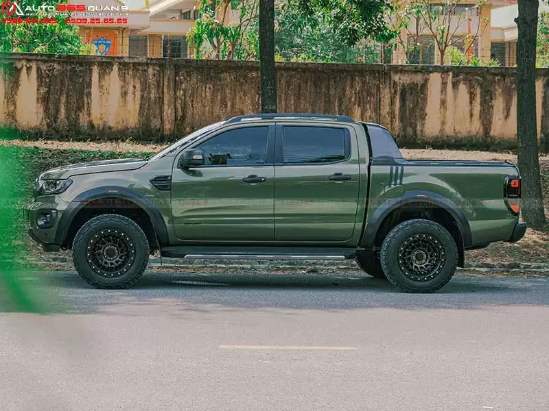 Dán đổi màu xe Ranger 1