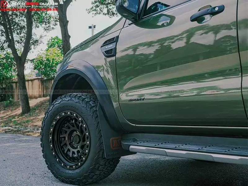 Dán đổi màu xe Ranger 5