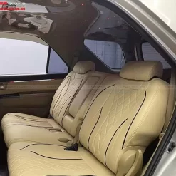 Đổi màu nội thất Toyota Fortuner 6