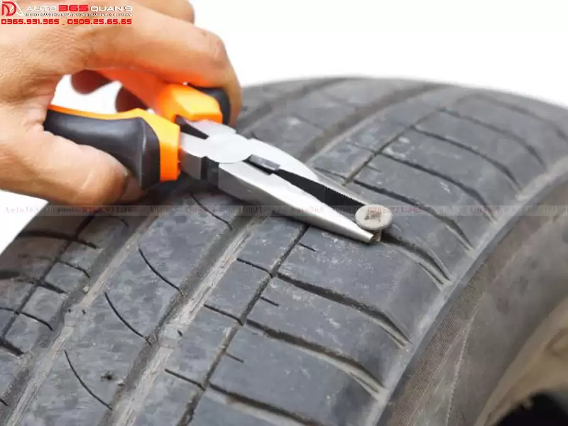 Tráng lốp chống đinh cho ô tô 2