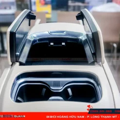 Hộp chứa đồ trên bệ tỳ tay Mercedes Benz V250