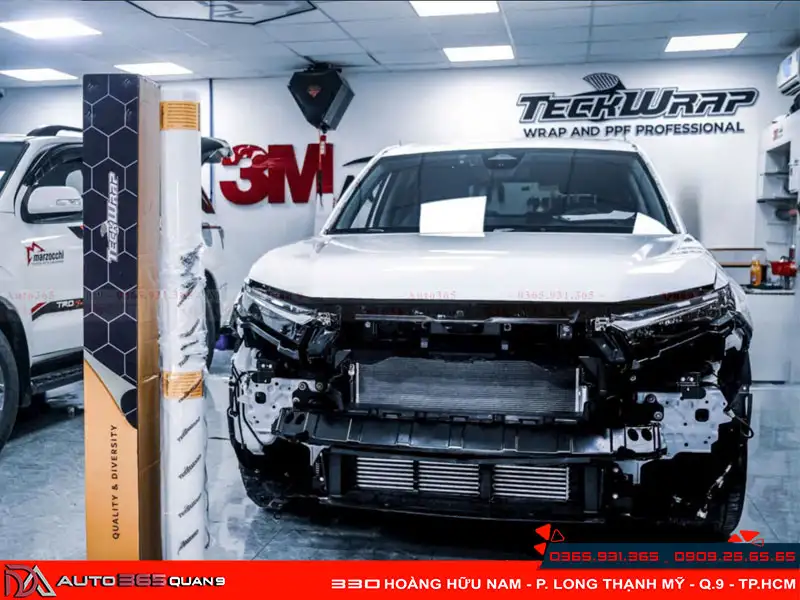 Buổi lễ ký kết hợp tác giữa Teckwrap và Auto365 Quận 9 đem đến sản phẩm cao cấp cho khách hàng